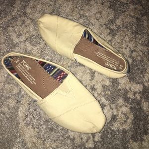 Tan Toms slip on shoes